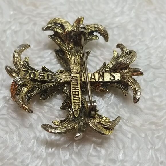 Van S Pin Brooch Vans Authentics 7050 Brooch Pin Cross - Picture 8 of 10